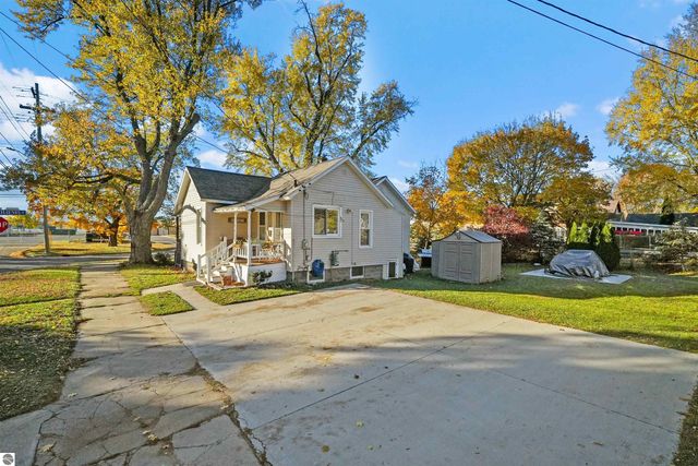 402 Haynes Street, Cadillac, MI 49601