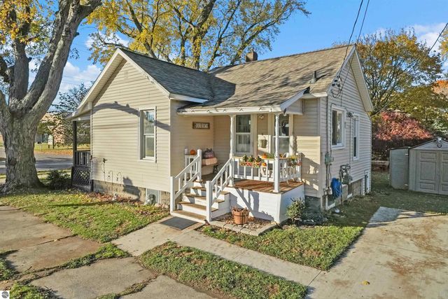 402 Haynes Street, Cadillac, MI 49601