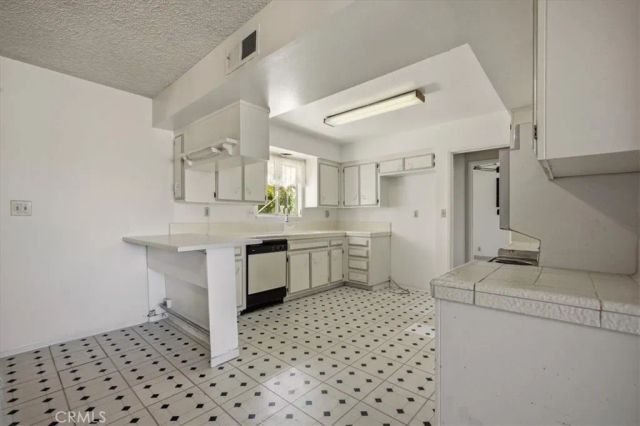 26124 New Chicago, Hemet, CA 92544