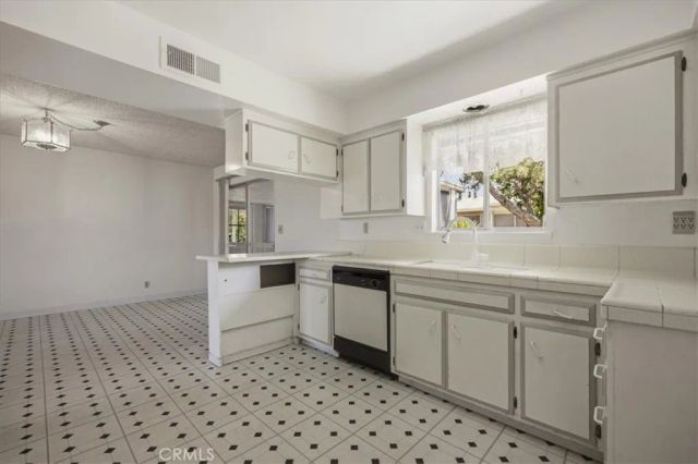 26124 New Chicago, Hemet, CA 92544