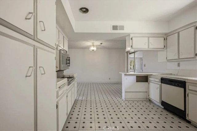 26124 New Chicago, Hemet, CA 92544