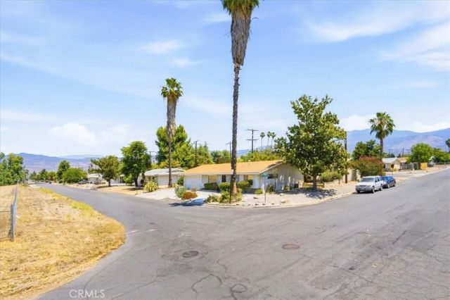 26124 New Chicago, Hemet, CA 92544