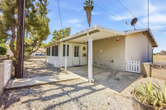 26124 New Chicago, Hemet, CA 92544