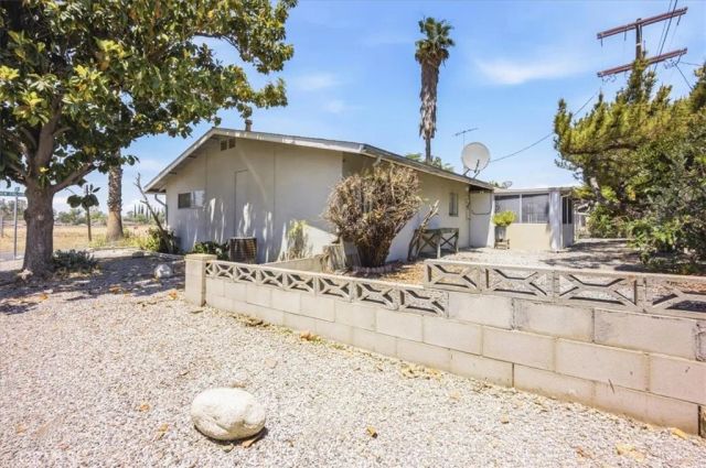 26124 New Chicago, Hemet, CA 92544
