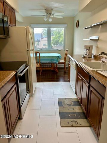 210 Fifth Avenue 33, Belmar, NJ 07719