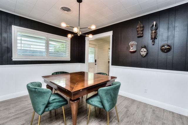 1407 E 19th ST, Georgetown, TX 78626