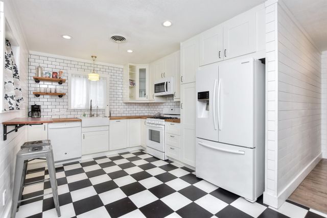 1407 E 19th ST, Georgetown, TX 78626