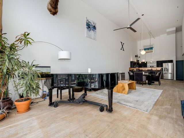 203 S Sangamon Street 310, Chicago, IL 60607