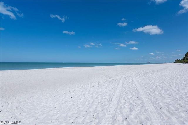 129 Sabal Lake DR, Naples, FL 34104