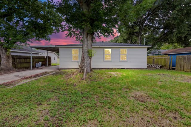 1415 Taylor Avenue, Pasadena, TX 77506