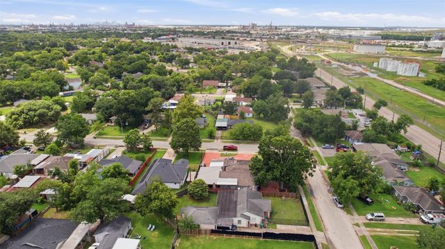 1415 Taylor Avenue, Pasadena, TX 77506