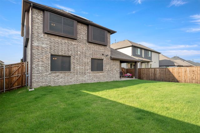 1248 Starlight Avenue, Aubrey, TX 76227