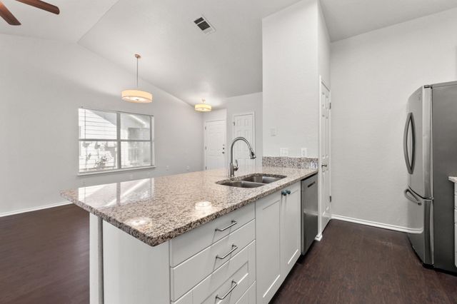 160 Prairie Springs LOOP, Georgetown, TX 78626