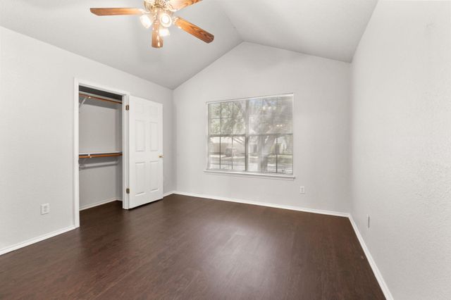 160 Prairie Springs LOOP, Georgetown, TX 78626
