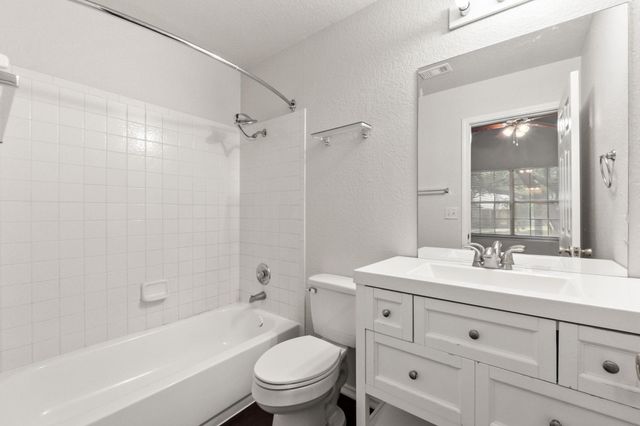 160 Prairie Springs LOOP, Georgetown, TX 78626