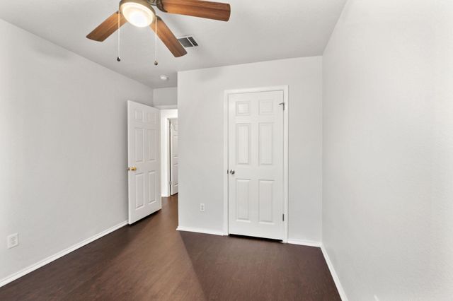 160 Prairie Springs LOOP, Georgetown, TX 78626