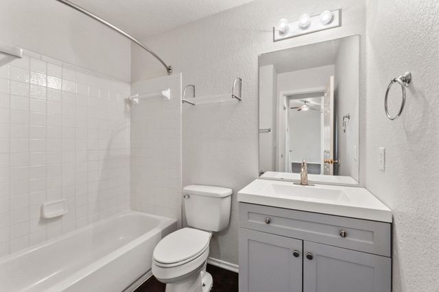 160 Prairie Springs LOOP, Georgetown, TX 78626