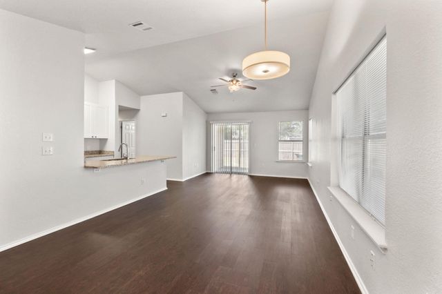160 Prairie Springs LOOP, Georgetown, TX 78626