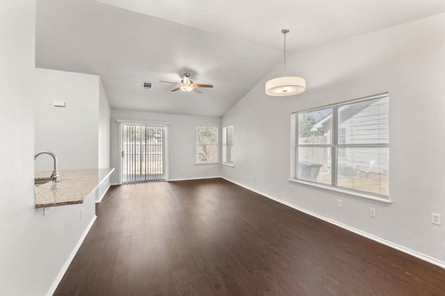 160 Prairie Springs LOOP, Georgetown, TX 78626
