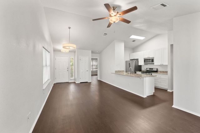 160 Prairie Springs LOOP, Georgetown, TX 78626