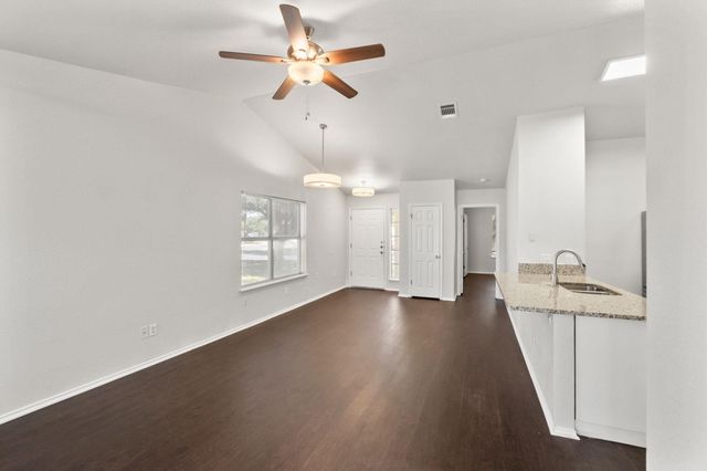160 Prairie Springs LOOP, Georgetown, TX 78626