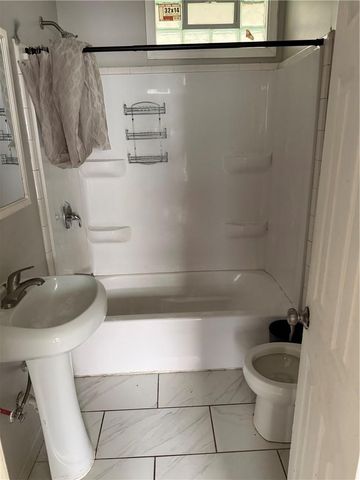 6621 E 12th Terrace, Kansas City, MO 64126
