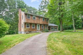 32 Eastview Rd, Hopkinton, MA 01748