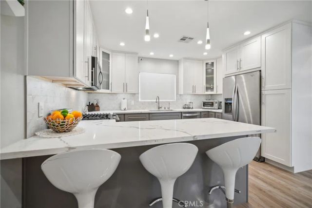 8434 Oakdale Avenue, Winnetka, CA 91306