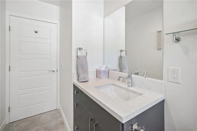 8434 Oakdale Avenue, Winnetka, CA 91306