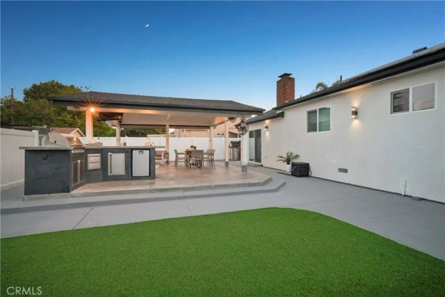 8434 Oakdale Avenue, Winnetka, CA 91306