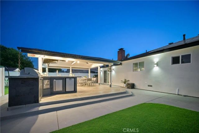8434 Oakdale Avenue, Winnetka, CA 91306