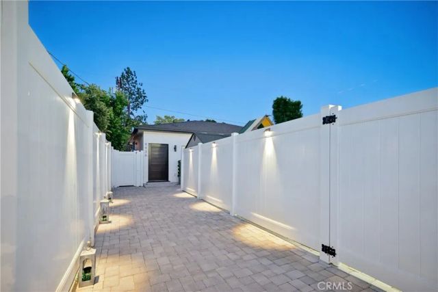8434 Oakdale Avenue, Winnetka, CA 91306