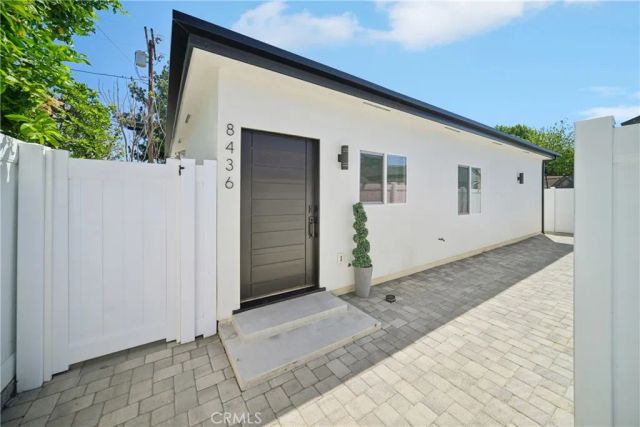 8434 Oakdale Avenue, Winnetka, CA 91306