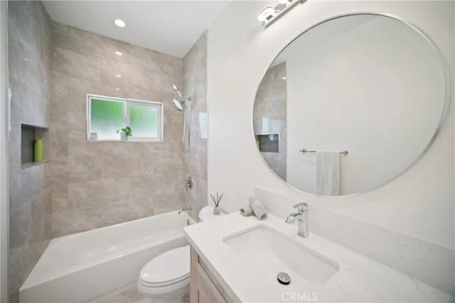 8434 Oakdale Avenue, Winnetka, CA 91306