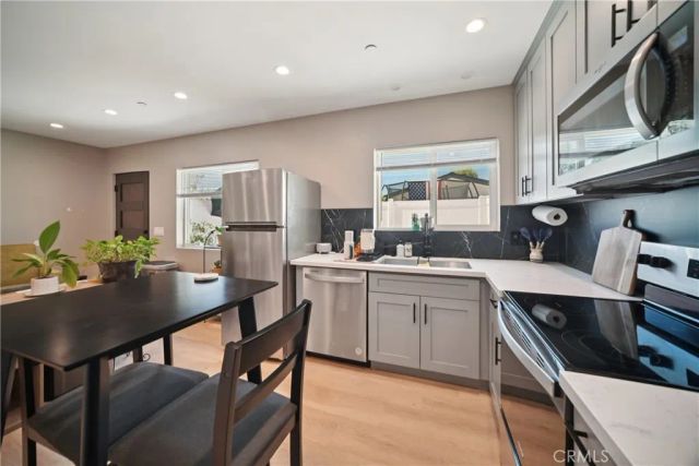 8434 Oakdale Avenue, Winnetka, CA 91306