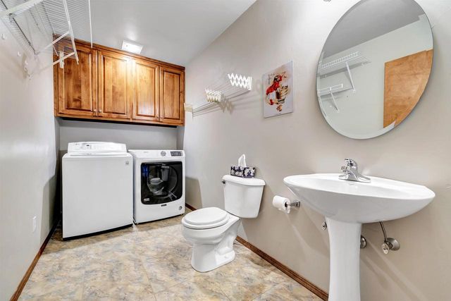 479 EARNHARDT COURT, Green Bay, WI 54311