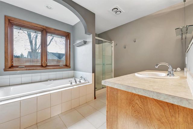 479 EARNHARDT COURT, Green Bay, WI 54311