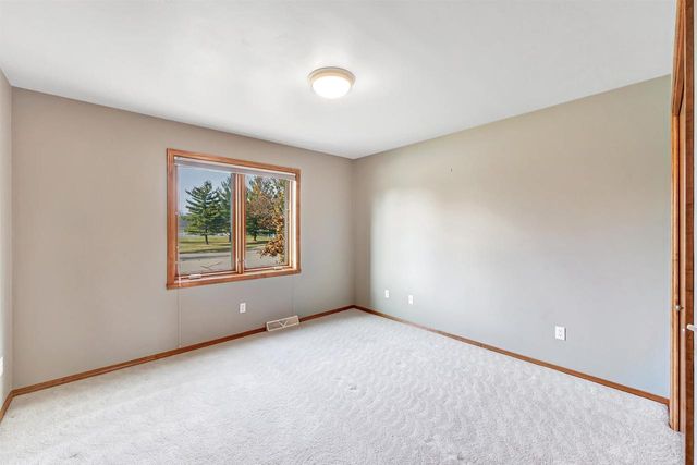 479 EARNHARDT COURT, Green Bay, WI 54311