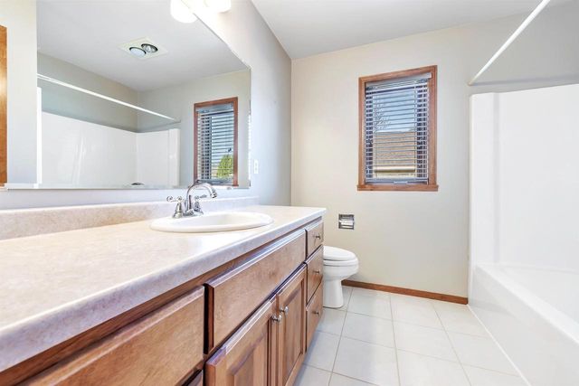 479 EARNHARDT COURT, Green Bay, WI 54311