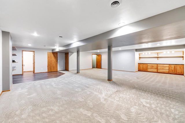 479 EARNHARDT COURT, Green Bay, WI 54311