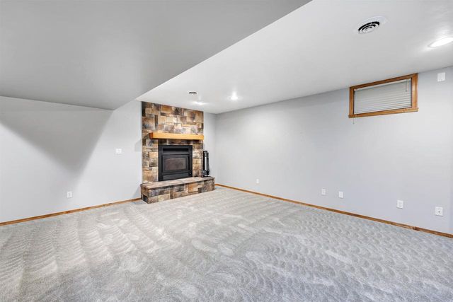 479 EARNHARDT COURT, Green Bay, WI 54311