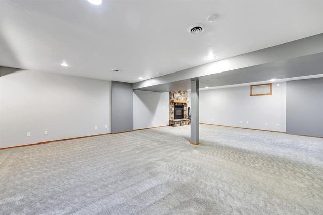 479 EARNHARDT COURT, Green Bay, WI 54311