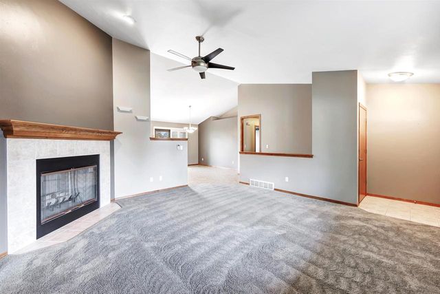 479 EARNHARDT COURT, Green Bay, WI 54311