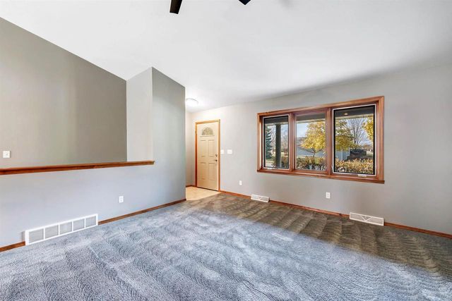 479 EARNHARDT COURT, Green Bay, WI 54311