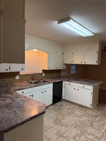 2545 Phelps Street, Stephenville, TX 76401