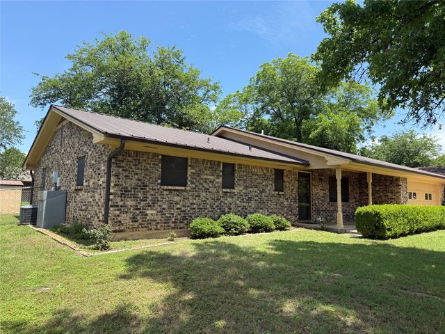 2545 Phelps Street, Stephenville, TX 76401