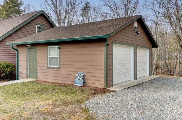 223 Cahas Mountain RD, Boones Mill, VA 24065