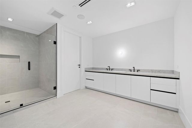 160 Isle Of Venice Drive 302, Fort Lauderdale, FL 33301