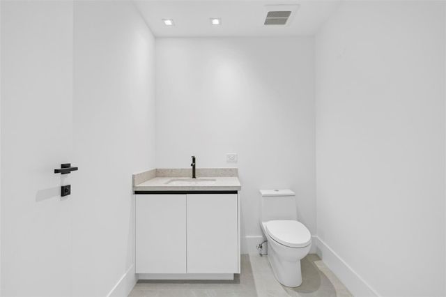 160 Isle Of Venice Drive 302, Fort Lauderdale, FL 33301