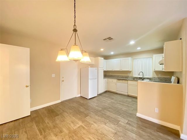 5266 Souvenir Lane, Las Vegas, NV 89118